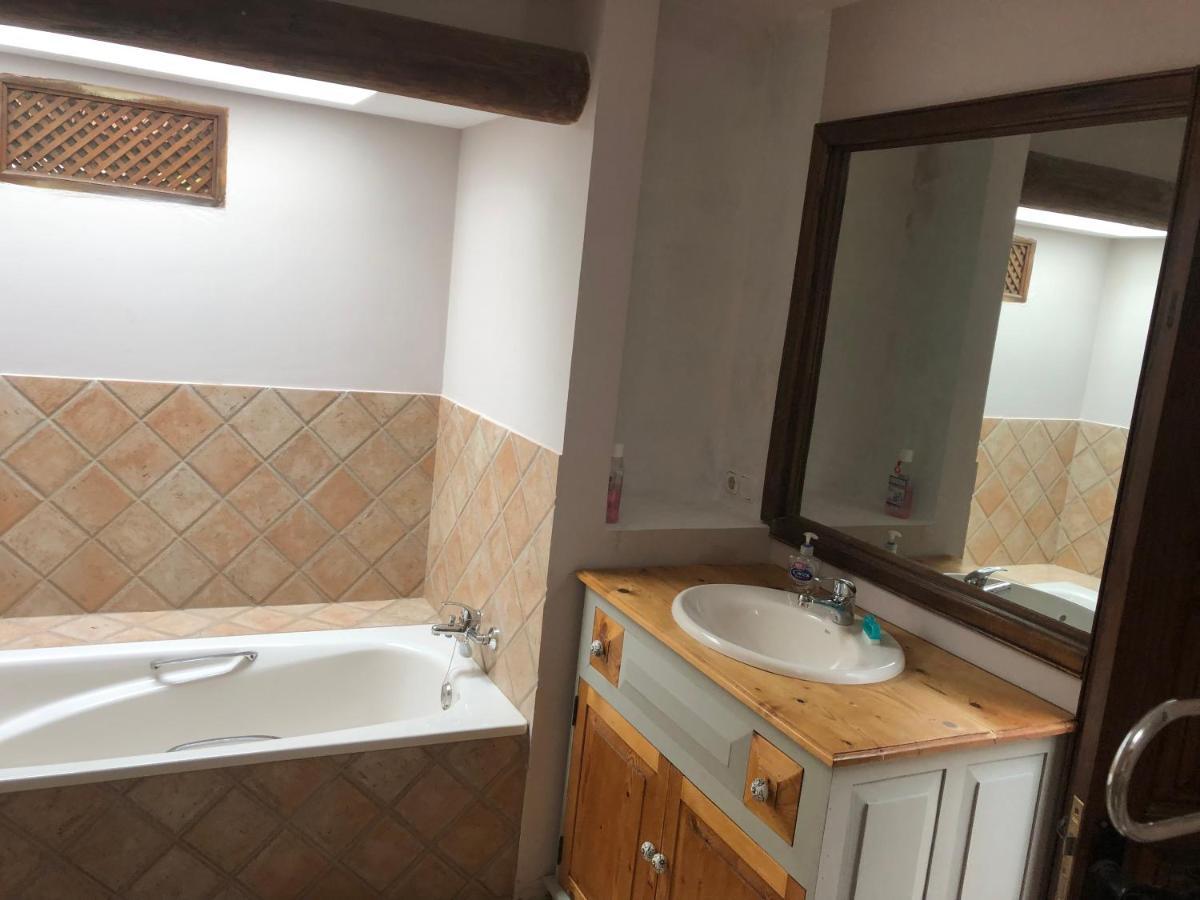 Beautiful 3-Bed Vacation House In Mácher 외부 사진